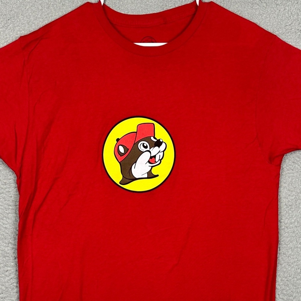 Buc-ees T-Shirt Mens Large Red Graphic Logo Print Crew Neck Short Sleeve Tee EUC